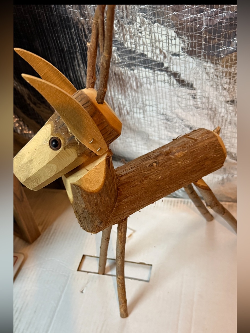 Rustic Wooden Reindeer Festive holiday Decor
Removable Head